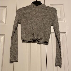 Gray long sleeve crop top